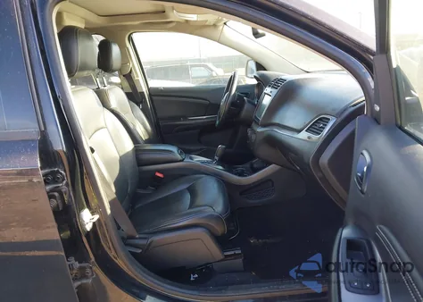 2016 Dodge Journey Crossroad Plus z USA, uszkodzony, nr VIN 3C4PDDGG5GT210815